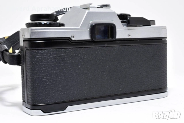 Фотоапарат Olympus OM10, снимка 2 - Фотоапарати - 54610673