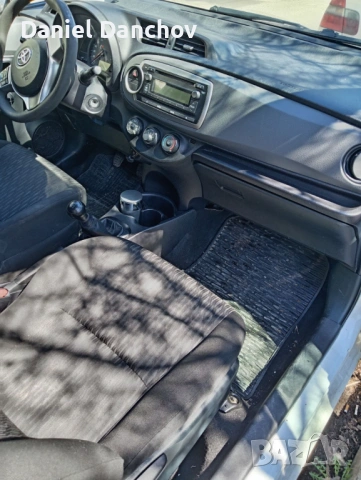 Toyota yaris 1.0 vvti 2013г, снимка 7 - Автомобили и джипове - 54099500