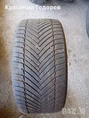 гума за автомобил 275/35R19, снимка 2 - Гуми и джанти - 55509084