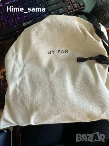 Нова дамска чанта BY FAR - FRAN, снимка 5 - Чанти - 54333094