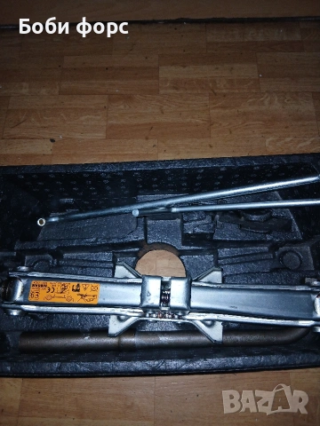 Авариен комплект Дачия Дъстър,Бигстър нов, снимка 2 - Аксесоари и консумативи - 54039140