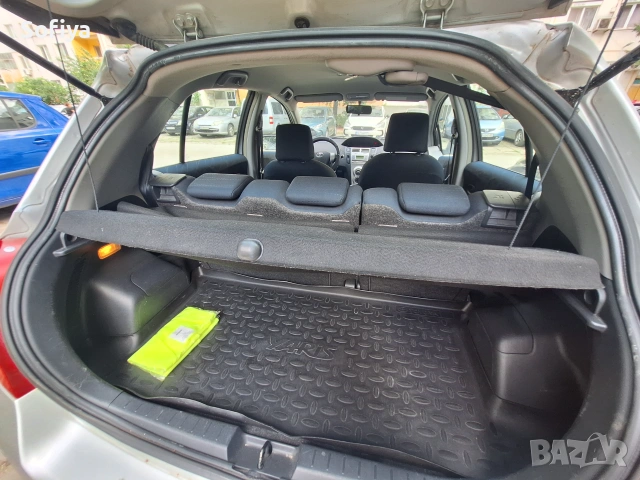Toyota Yaris 1.3, снимка 9 - Автомобили и джипове - 54772409