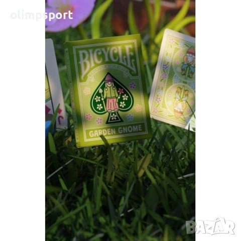 Карти за игра Bicycle Garden Gnome Потопете се в свят на чар и фолклор