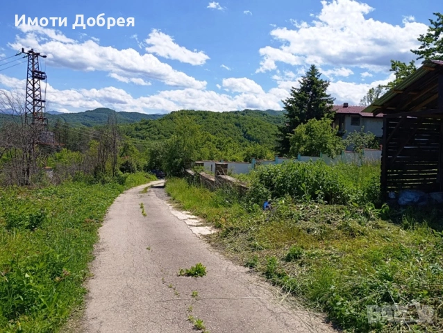 Имот в Троянски балкан, в спокойна и красива местност, снимка 2 - Парцели - 55008178