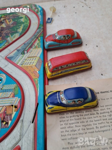 стара унгарска ламаринена играчка писта с коли, снимка 13 - Колекции - 53996300