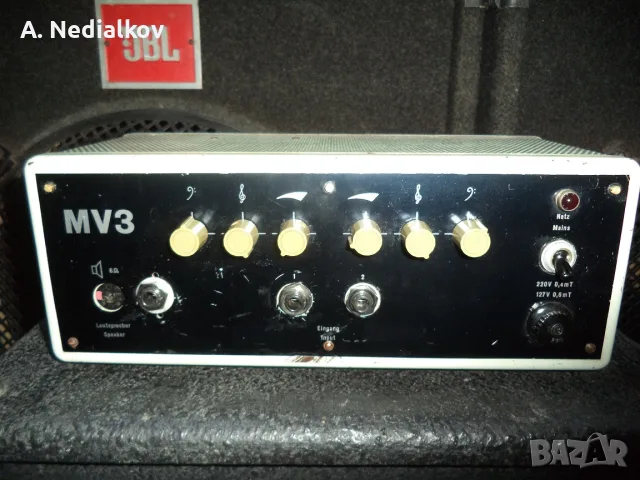 MV3 bass tube amplifier