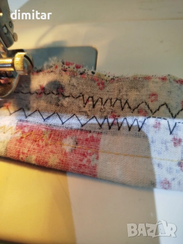 Метална шевна машина BERNETTE 812, снимка 6 - Шевни машини - 54262478