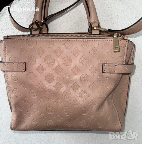 Розова чанта на Guess, снимка 4 - Чанти - 54325746