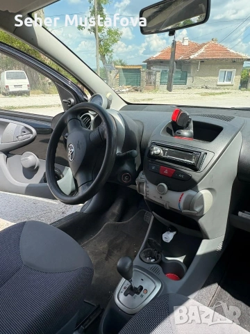 Тойота Айго във добро състояние. ........111111111 , снимка 5 - Автомобили и джипове - 55156752