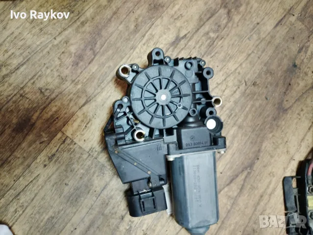 Заден , десен мотор , прозорец за Audi A8 S8 D2 4D , 4D0959802H , 119022113