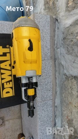 Такер/ пистолет за пирони до 9см Девалт Dewalt DCN692P2, снимка 5 - Други инструменти - 54902585