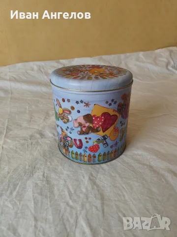 Нова метална кутия от панетоне, снимка 2 - Кутии за храна - 55530665