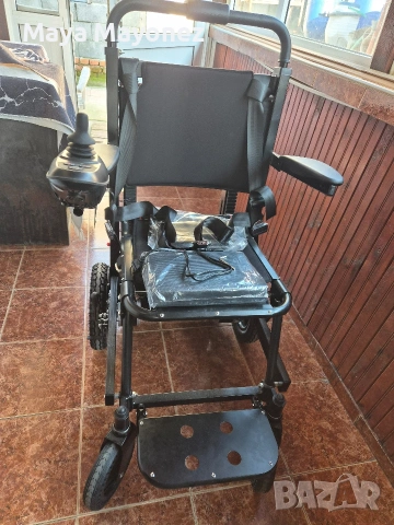 Електрична количка с механизъм за стълби за инвалиди