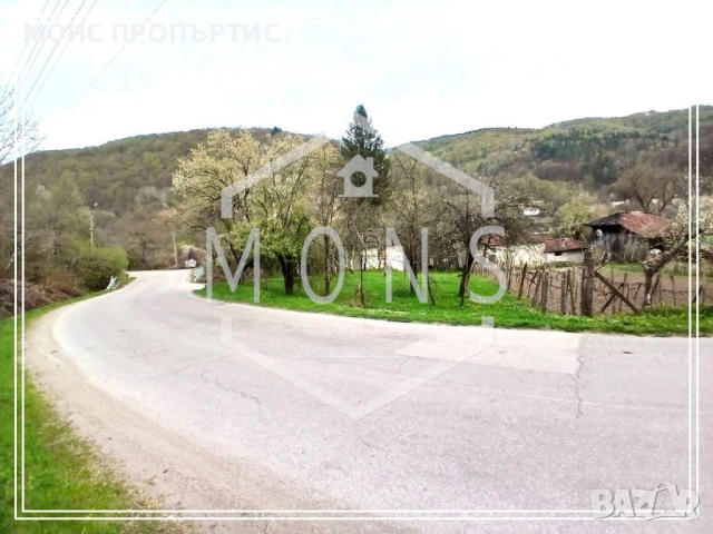 Kъща с обширен двор в с. Селище, близо до гр. Севлиево и гр. Габрово., снимка 3 - Къщи - 54304773