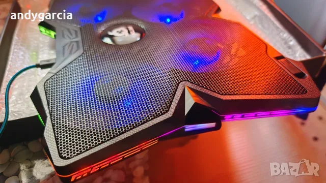 Охладителна подложка Klim Wind RGB за лаптопи до 17.3 инча черна rgb осветление с кутия като нова, снимка 8 - Джойстици и геймпадове - 55528632