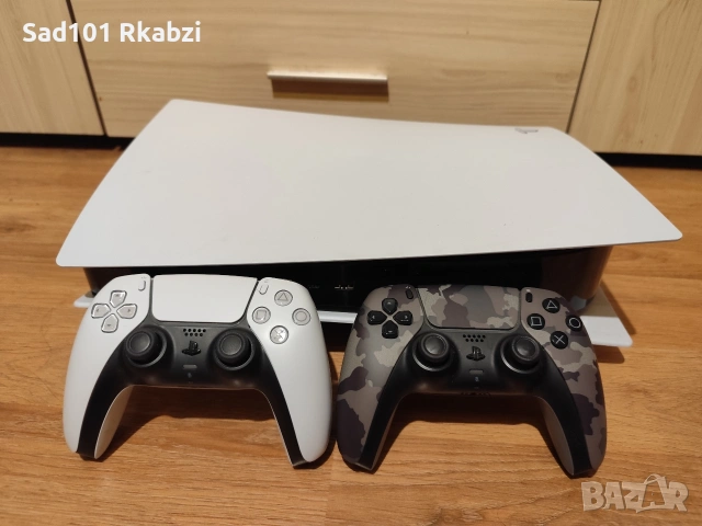 Sony PlayStation 5 (PS5) Disc Edition + 2 Джойстика (Отлично състояние), снимка 4 - PlayStation конзоли - 54718173