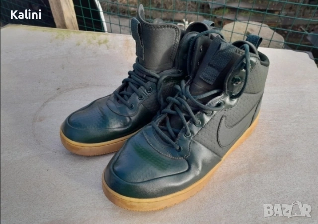 Маратонки Nike Court Borough Mid , снимка 3 - Маратонки - 54697764