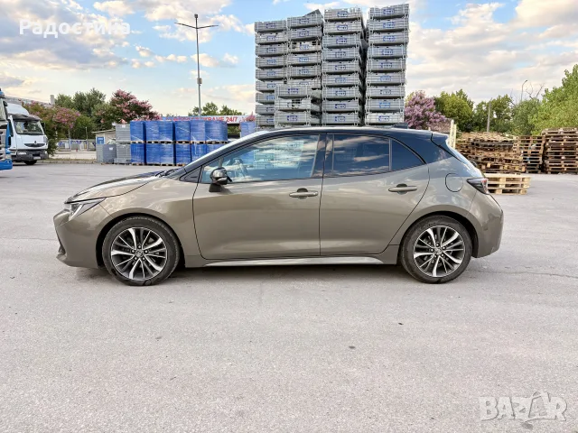 Toyota Corolla 2.0 Бензин Хибрид / 184 кс / Bi-Tone, снимка 4 - Автомобили и джипове - 55405870