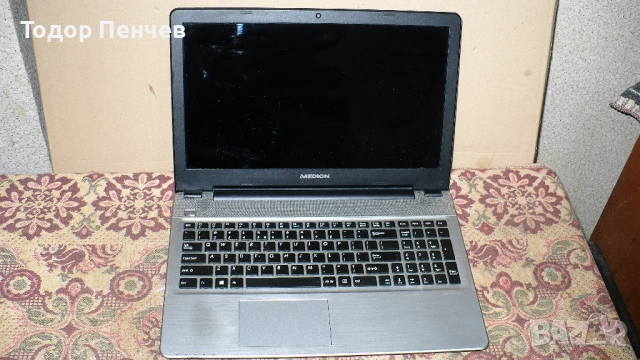 Medion Akoya E6424 - Core i5 6 gener., 6 GB RAM, 128 GB SSD, FullHD, снимка 2 - Лаптопи за дома - 54383663