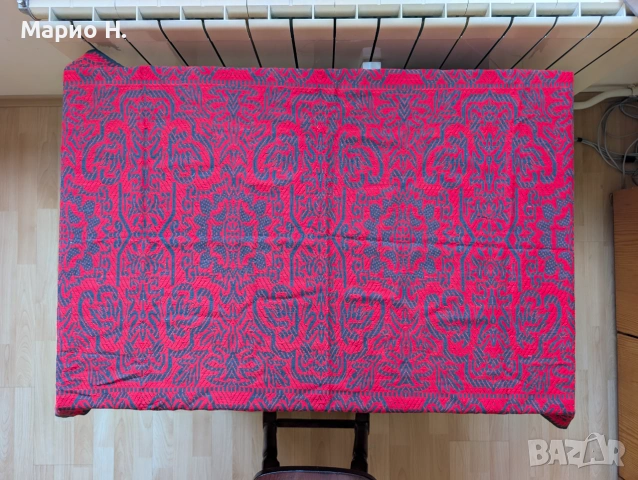 Традиционна битова покривка, червено-черна, като нова, 121 x 78 см, снимка 2 - Покривки за маси - 55094906