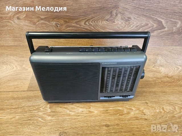 Ретро радиоприемник Grundig Concert Boy 235 – Немско качество и мощен звук, снимка 2 - Радиокасетофони, транзистори - 54589883