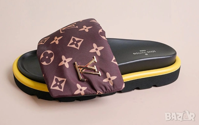 луксозните дамски чехли Louis Vuitton Pool Pillow Flat Comfort Mule номер 36, снимка 3 - Чехли - 55226012