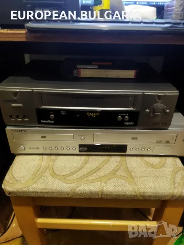 Продавам 2 броя стерео записващи видея VHS