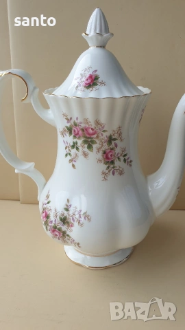 Royal Albert-Лавандулова Роза., снимка 2 - Антикварни и старинни предмети - 54661519