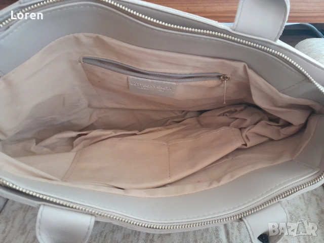 Като нова!*Bottega Veneta*Дамска чанта в бежов цвят, снимка 9 - Чанти - 51097738