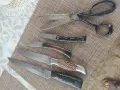 Два ножа стари здрави,две ножчета и шивашка ножица,,чилик,, стомана изработка красива на всички , снимка 6