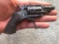 стар малък револвер, снимка 1