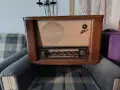 Продавам стар лампов радиоапарат, снимка 1