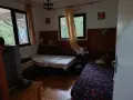 Уютна вила с панорамна гледка и голям озеленен двор в Троянския балкан, снимка 6