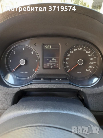 VW Polo 1.6 TDI - 90 кс, снимка 15 - Автомобили и джипове - 54493673