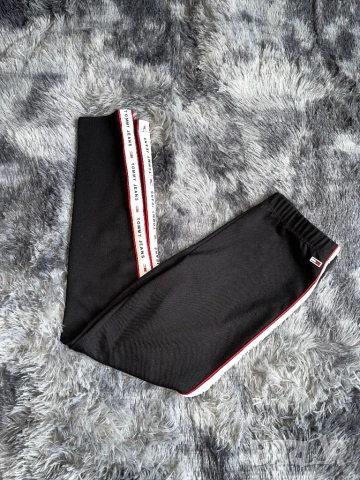 Черен спортен клин Tommy Jeans