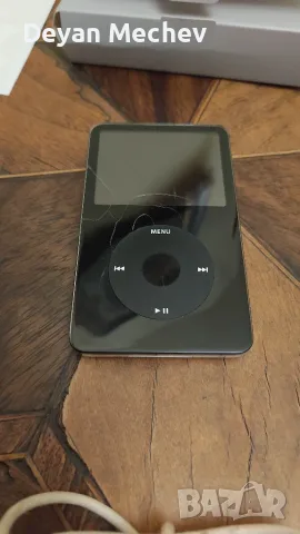 Apple iPod 5th Gen Video 30GB (A1136) С КУТИЯ и Книжки, снимка 3 - iPod - 55530403