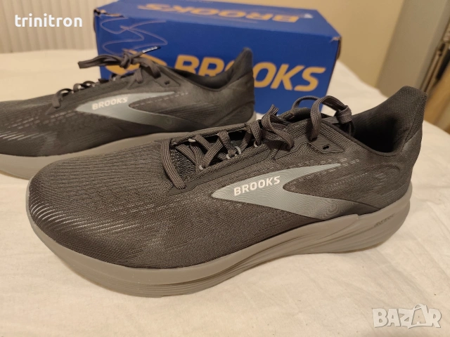 Чисто нови обувки brooks номера 47., снимка 4 - Маратонки - 55155132