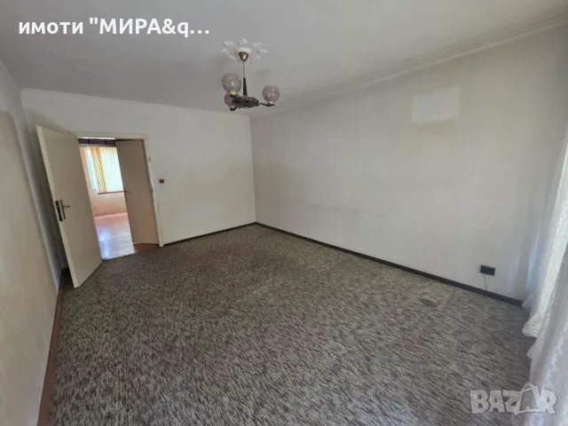 Просторен тристаен апартамент с отличен потенциал в кв.Куба,гр.Хасково, снимка 11 - Апартаменти - 55292234
