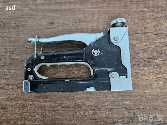 Ръчен такер за тип 41/53 Bosch HT 14 - за скоби 4, 6, 8, 10, 12, 14 mm, гвоздеи 14 mm, снимка 2 - Други инструменти - 53951257