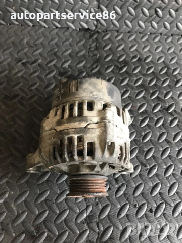 Алтернатор Мотор Bosch за Audi A4 / VW 1.8 бензин (1998) 0123310022