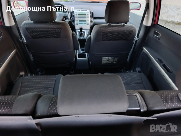 Toyota Corolla Verso 2.2 D4D, снимка 13 - Автомобили и джипове - 54625013