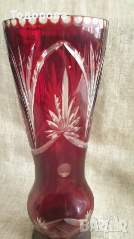 Ваза от червен кристал -Бохемия, снимка 6 - Антикварни и старинни предмети - 54088541