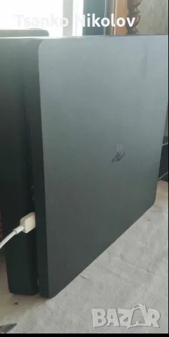 Playstatioj 4 Slim500 Gb+ Orginalen djoistik + igra podarak na disk