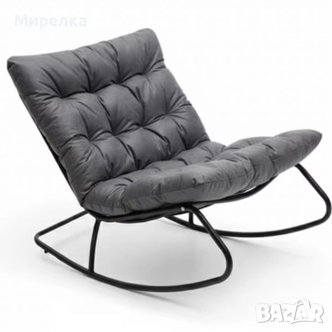 Комфортен люлеещ се стол с дебела възглавница – идеален за релакс у дома и навън