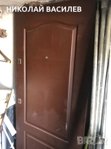Блиндирана врата с  2  каси. . За  мазета. Тавани  за  вилата  .