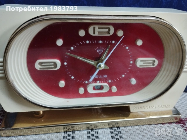 Точно работещ и звънящ часовник Shanhai Diamonds от 60 те години., снимка 2 - Стенни часовници - 54121159