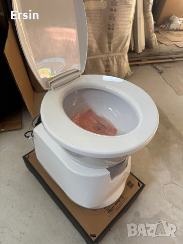 Керамична Тоалетна Dometic CT 4050 (Неразличим от нов) , снимка 14 - Химически тоалетни - 54392958