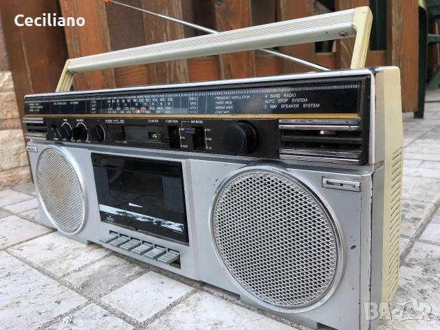 Радиокасетофон Akai AJ456FL, снимка 2 - Радиокасетофони, транзистори - 55260142