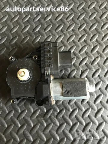 Мотор за стъклоповдигач на задна дясна врата за Jaguar S Type (2003-2007) 0130821948 991134-XXX