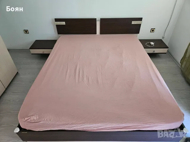 Спалня с матрак